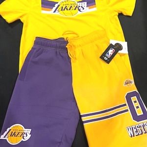 Lakers shorts an shirt